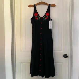 NWT 1950s-style pin-up dress with roses embroidery